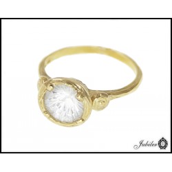 Piękny złoty pierścionek zdobiony cyrkonią p 333 8563236524