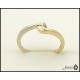Złoty pierścionek z brylantem (26308) 